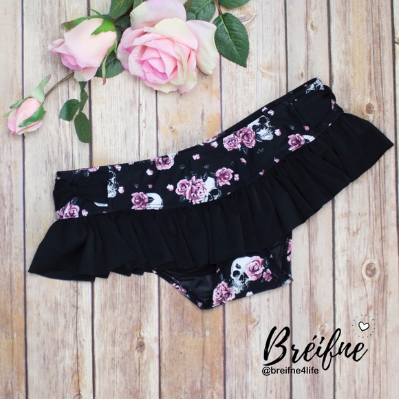 Hot Topic Other - Skulls & Roses ruffle Bikini Bottom Hot Topic